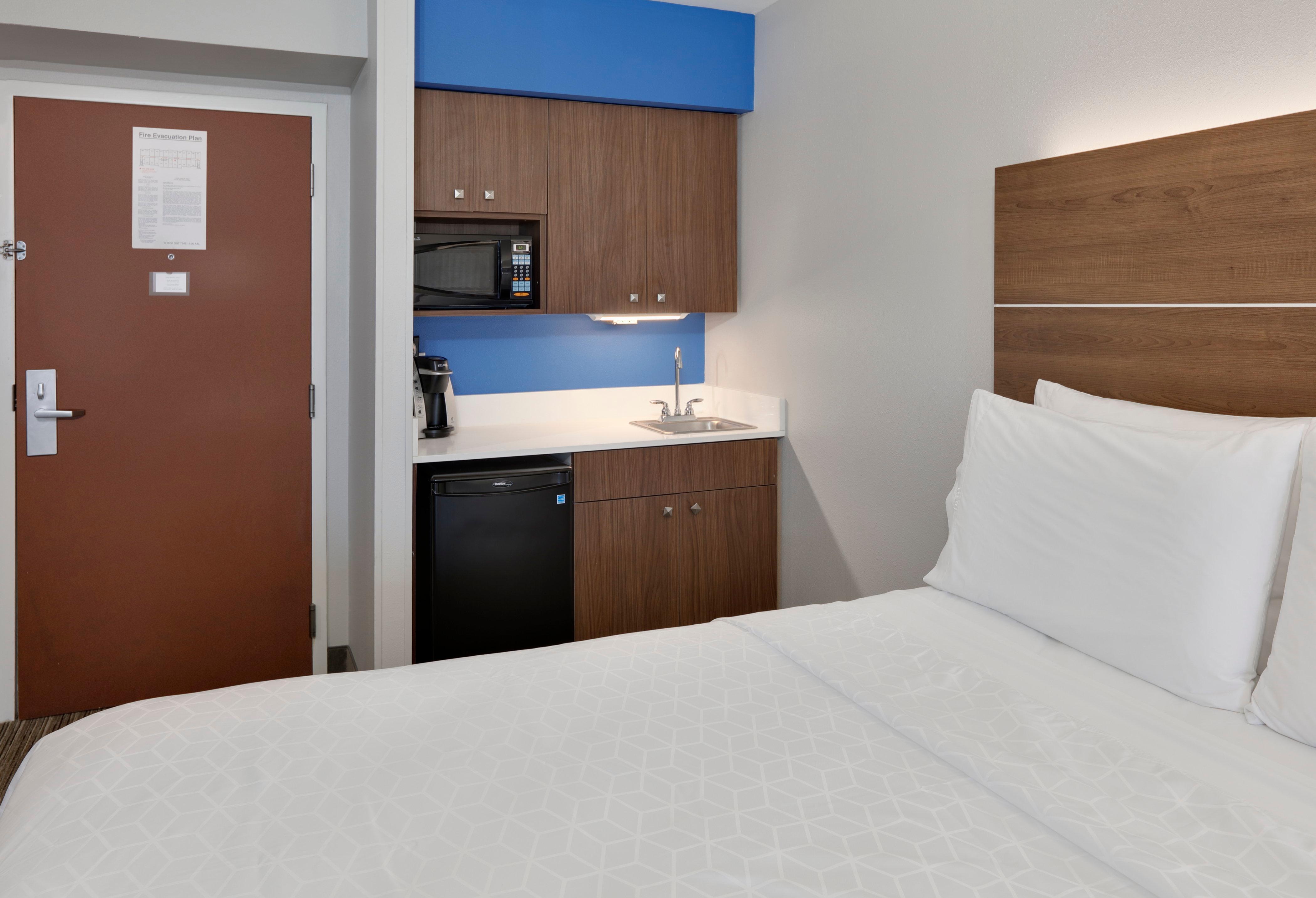Holiday Inn Express & Suites Irving Conv Ctr - Las Colinas By Ihg Bagian luar foto