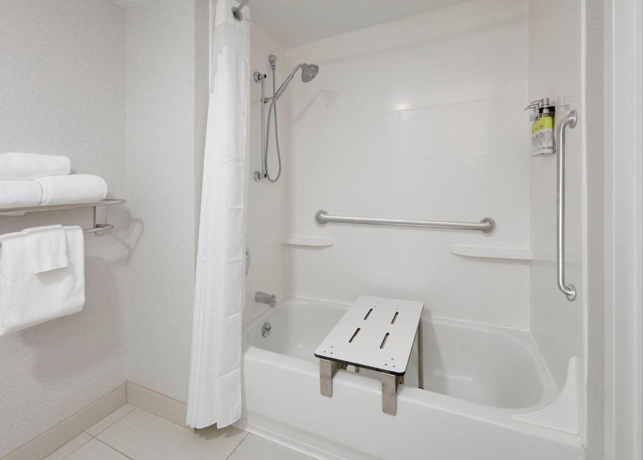 Holiday Inn Express & Suites Irving Conv Ctr - Las Colinas By Ihg Bagian luar foto