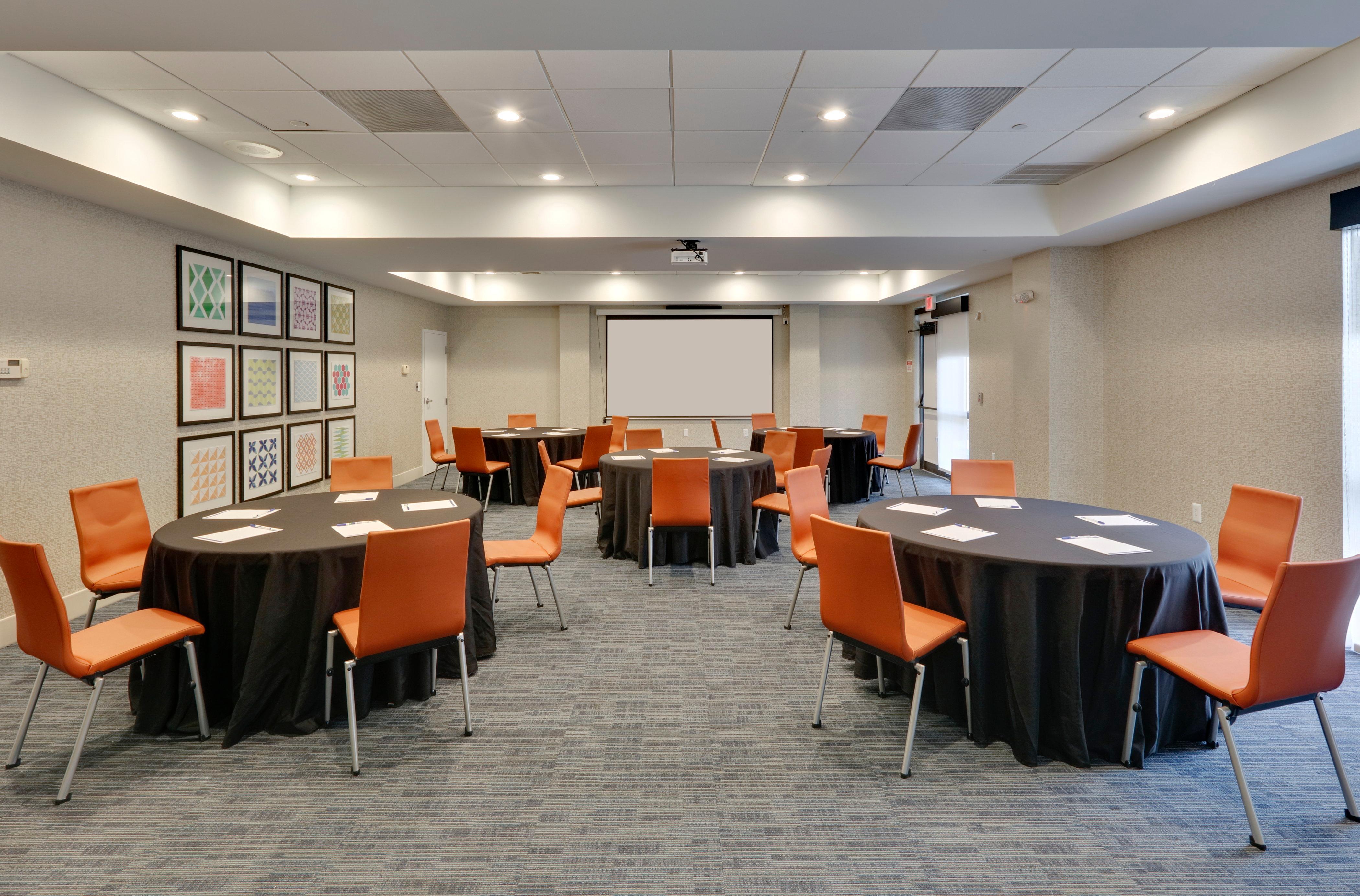 Holiday Inn Express & Suites Irving Conv Ctr - Las Colinas By Ihg Bagian luar foto