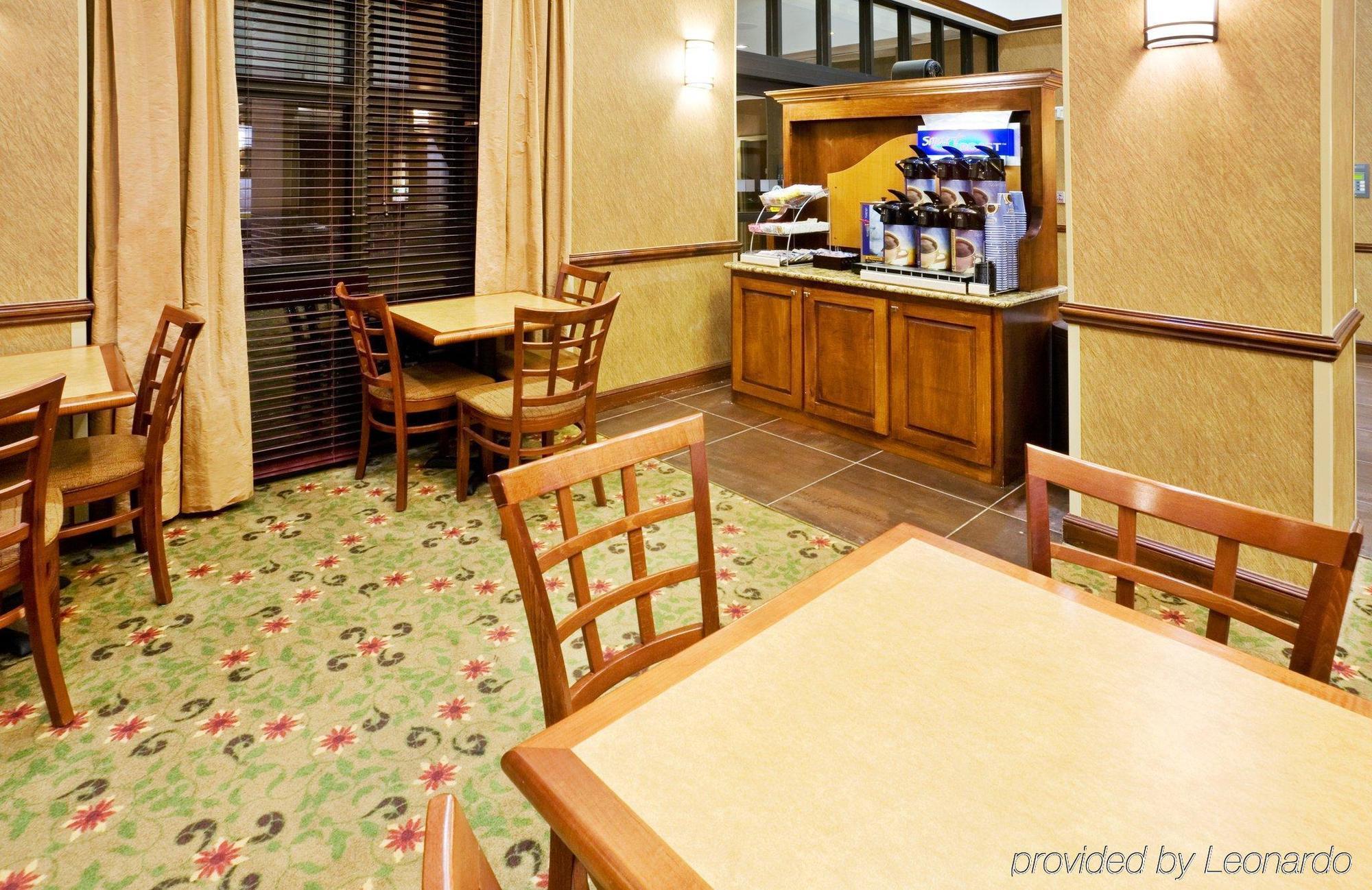 Holiday Inn Express & Suites Irving Conv Ctr - Las Colinas By Ihg Bagian luar foto