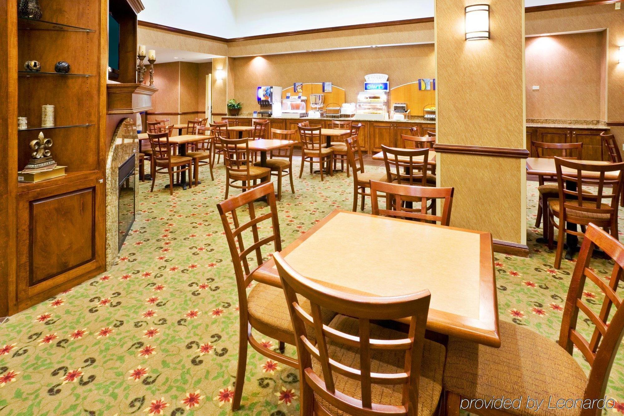 Holiday Inn Express & Suites Irving Conv Ctr - Las Colinas By Ihg Bagian luar foto