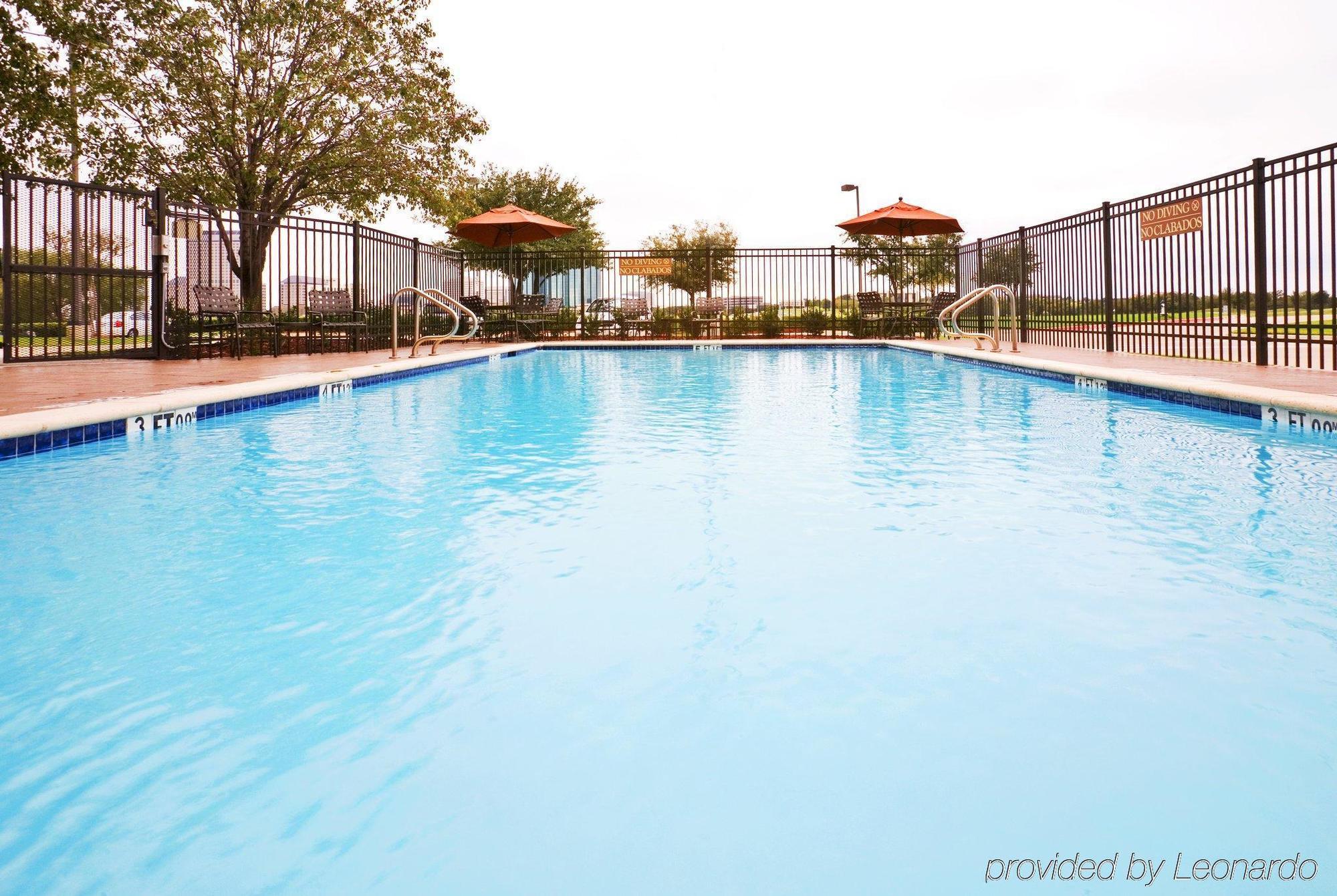 Holiday Inn Express & Suites Irving Conv Ctr - Las Colinas By Ihg Bagian luar foto